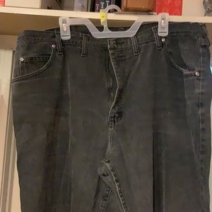 Black Wrangler Jeans - 44/32